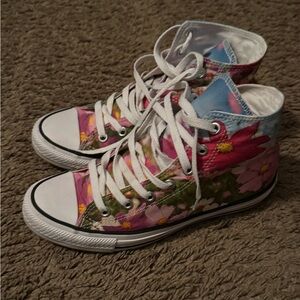 Floral Converse women’s sz 8